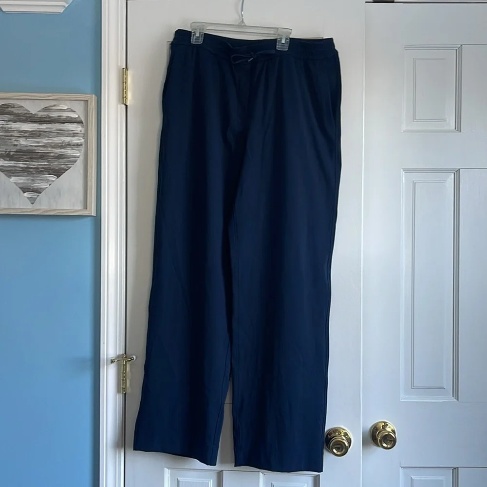 lululemon athletica Straight Leg Pants in Navy